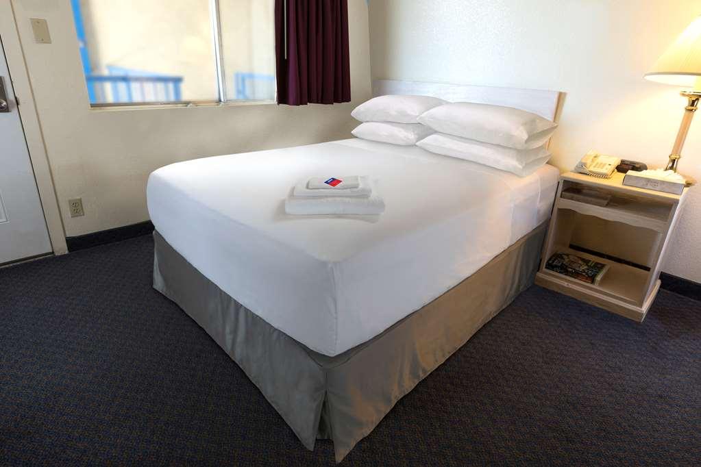 Americas Best Value Inn Horseheads Room photo